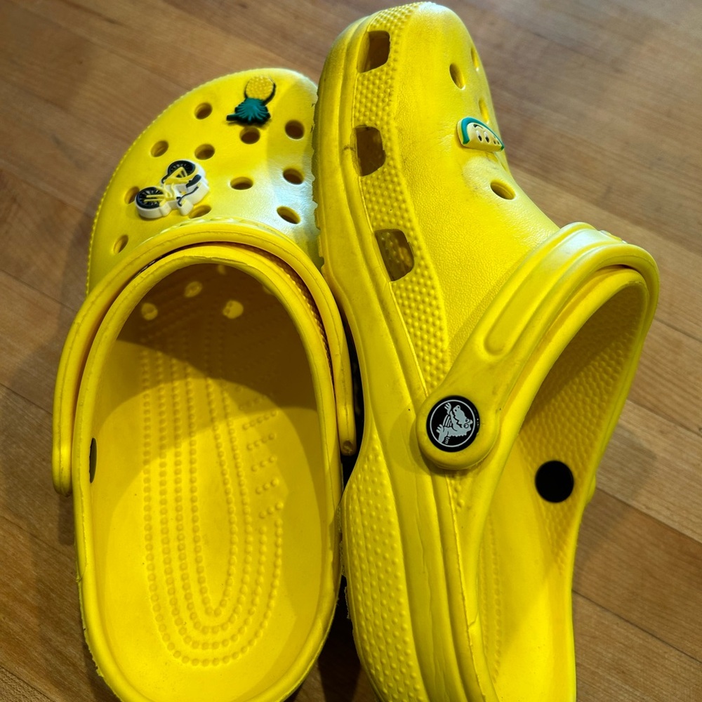 CROCS Yellow Mules & Clogs women’s size 8 - Picture 6 of 9